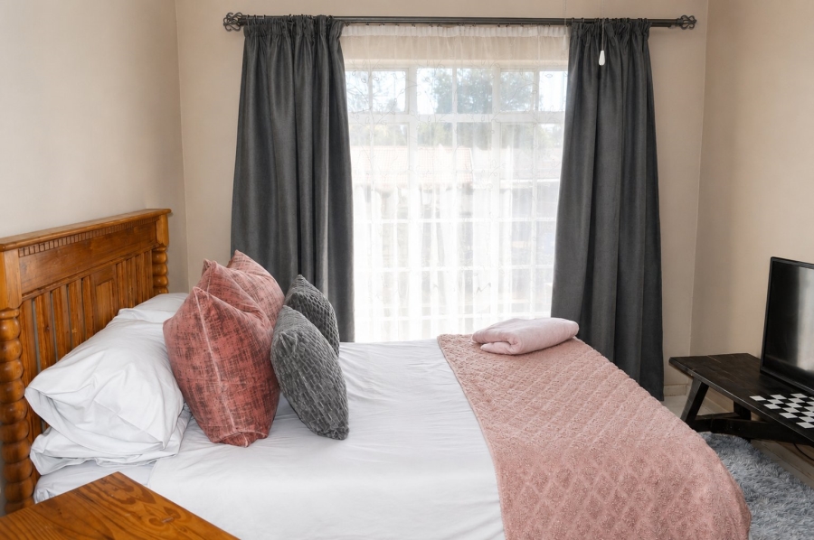 3 Bedroom Property for Sale in Flamwood North West